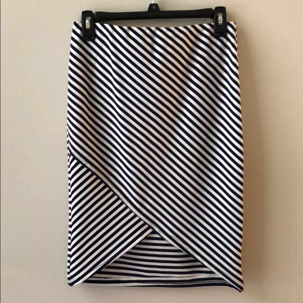 NWOT Navy stripe pencil skirt